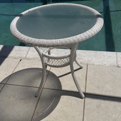 Plastic Wicker Glass Table 