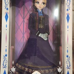 Disney Limited Edition Doll - Elsa