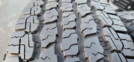 255 70 18 Set of 4 Goodyear