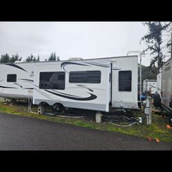 2005 Jazzy thor 31 foot jazzy thor one pop out