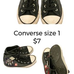 CONVERSE SHOES BOY SIZE 1 GREAT CONDITION 💖💖