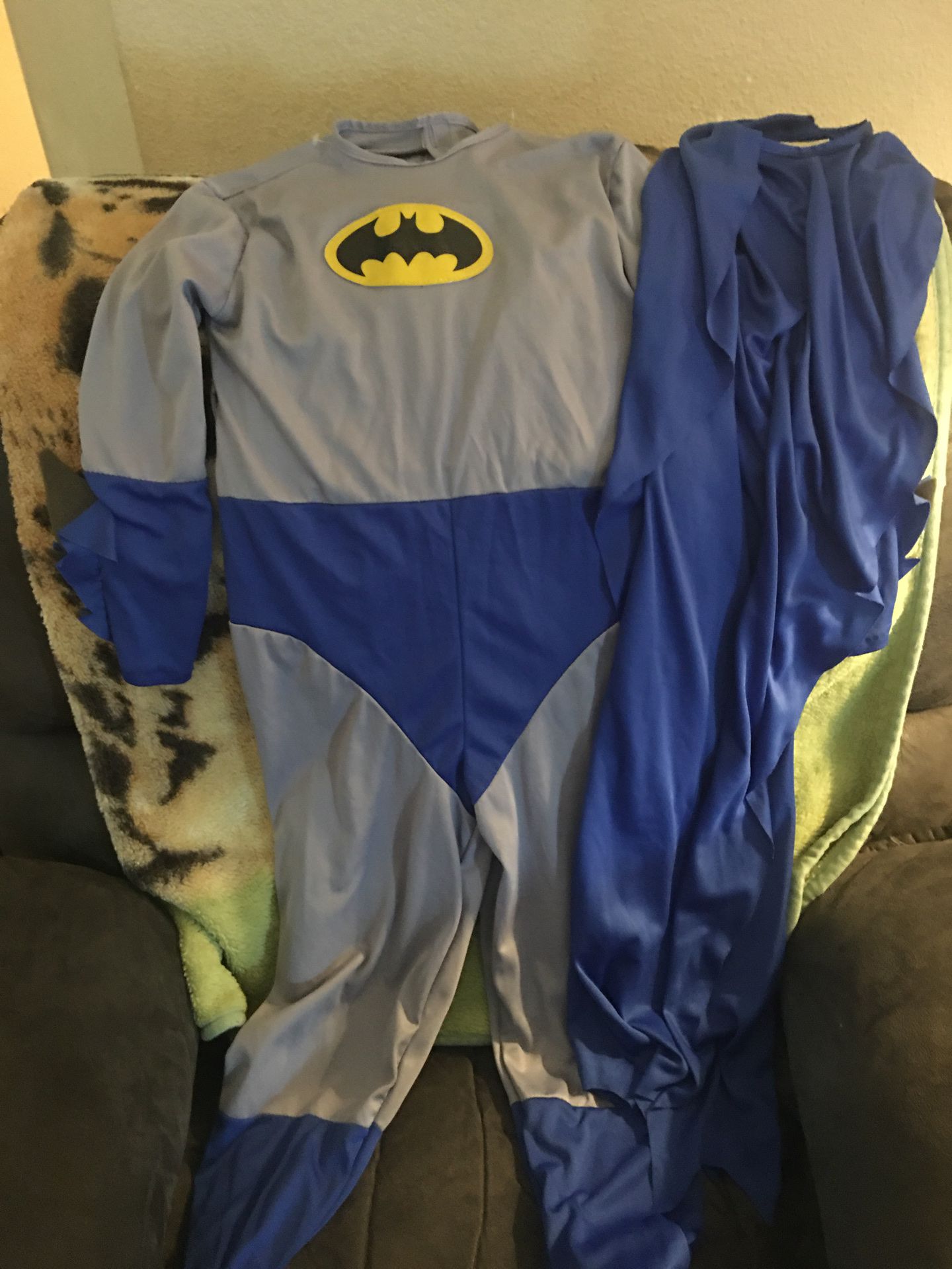 Batman Halloween Costume Size 6/7 Or 8 