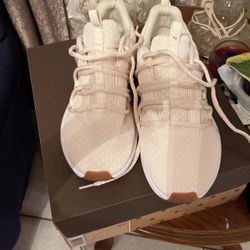 Tennis Shoes