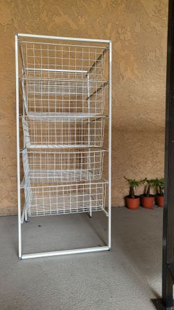 Metal wire basket