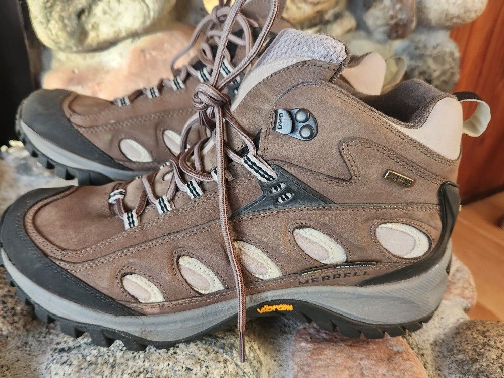 SOLD. Mid Hiking Shoes. Women's 10.5 Like New!
