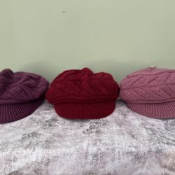 Women’s  Cable Knit Hat With Small Brim