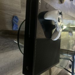 Black Xbox One 
