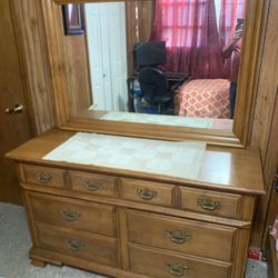Dresser With Mirror 