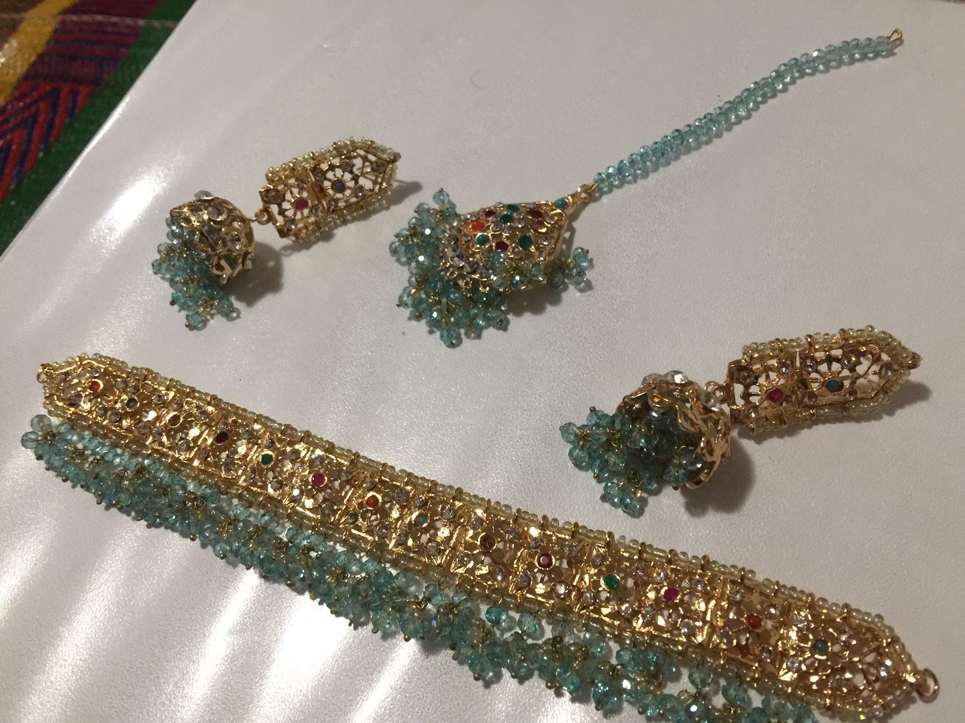 Indian jewelry set ( Kundan jewelry )