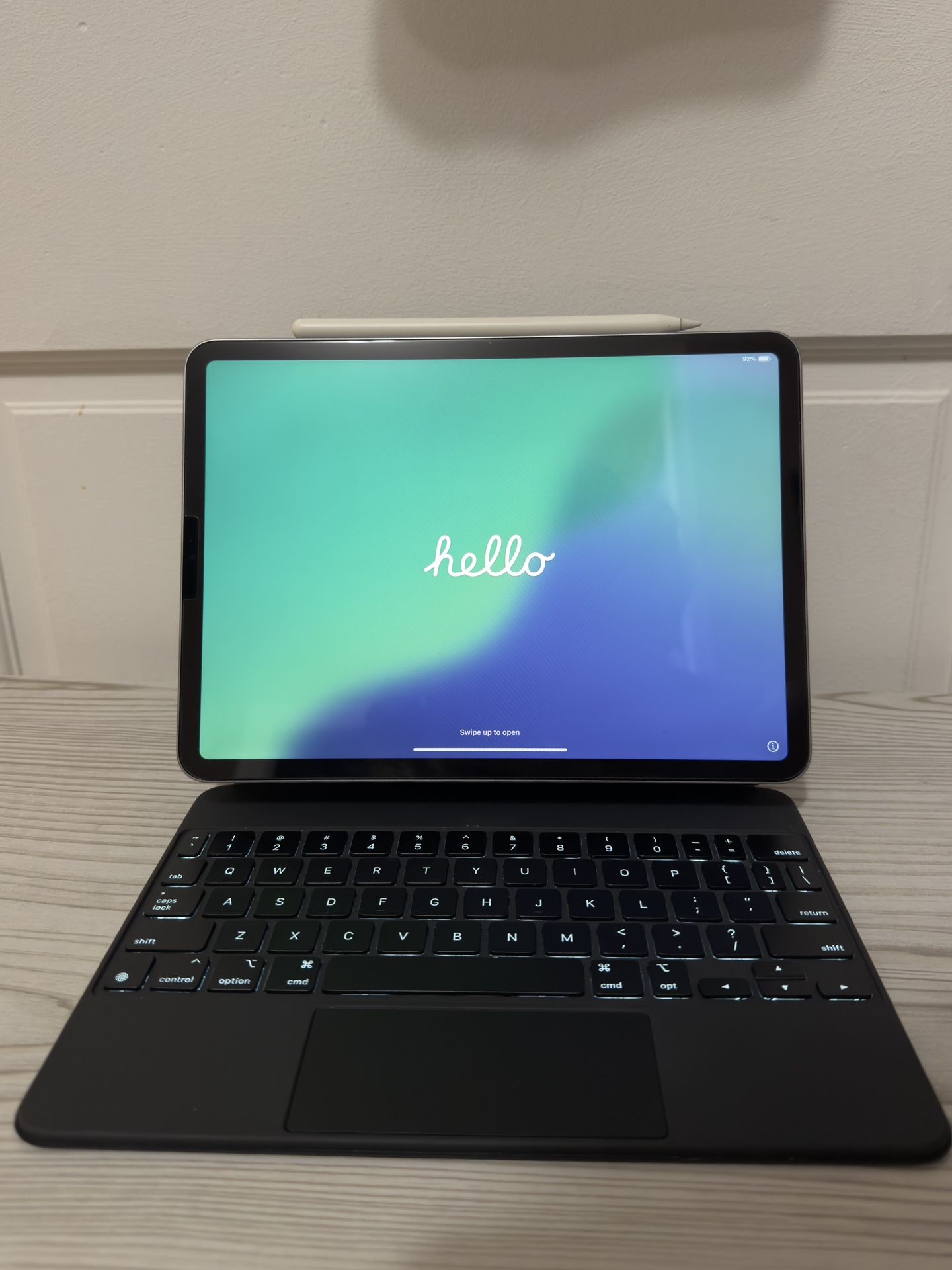 iPad Pro 11” M2 (WiFi) + Magic Keyboard + Apple Pencil 2