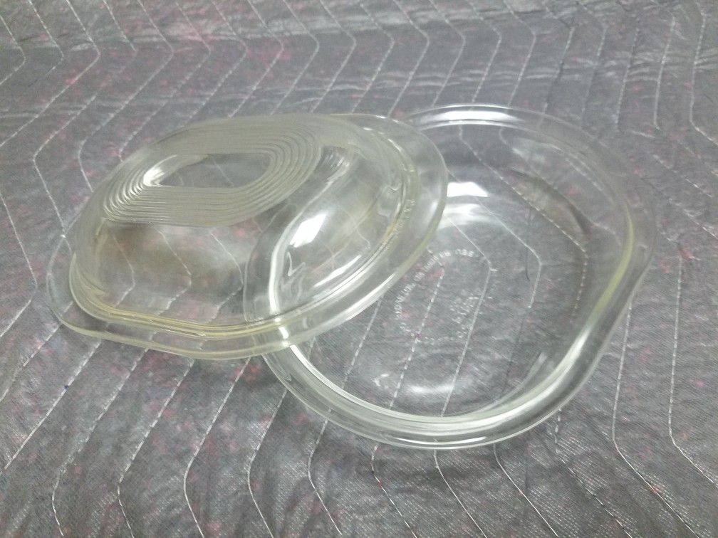 Vintage Pyrex clear oval dish with matching lid