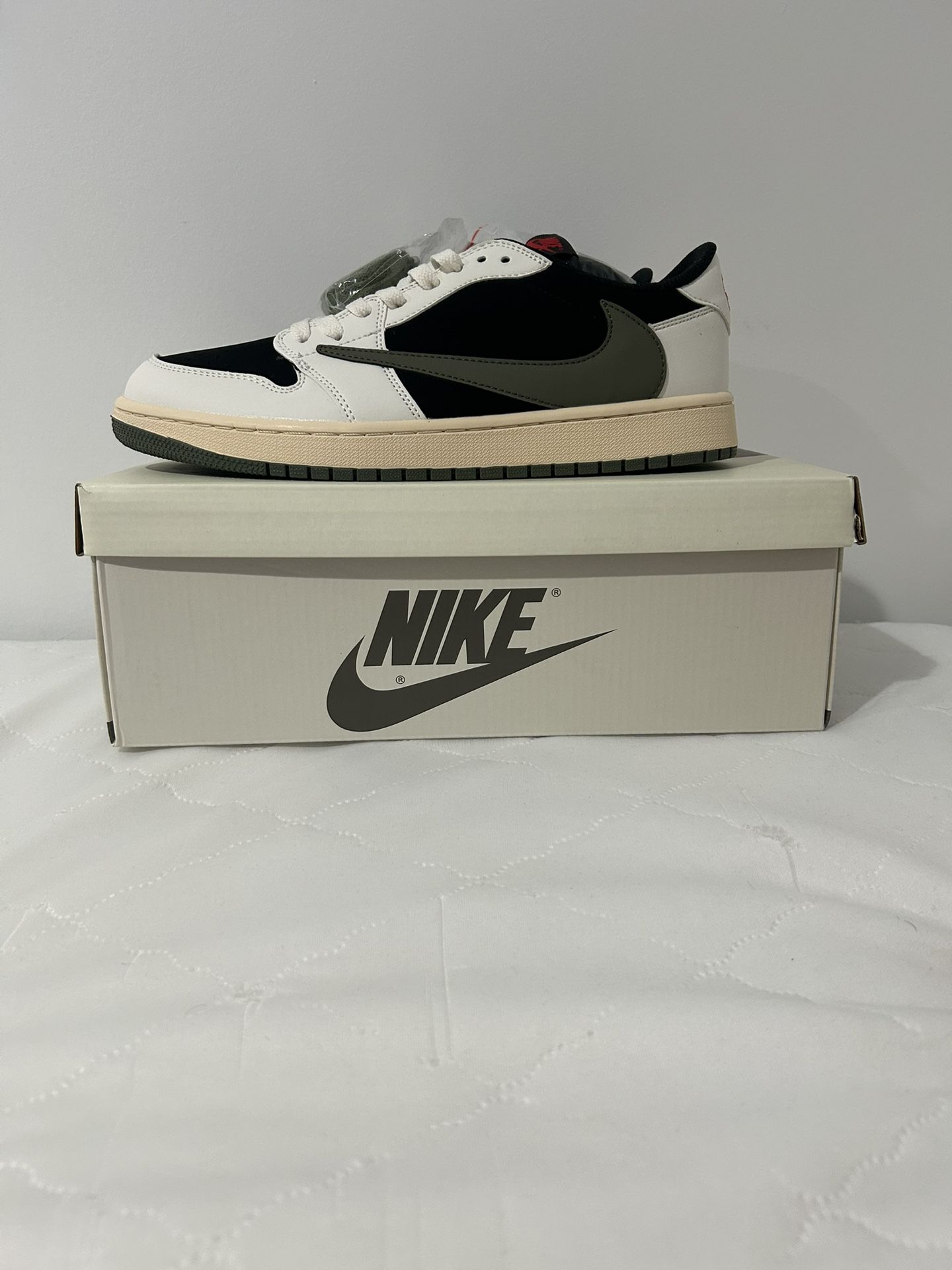 Travis Scott Jordan 1 Low ‘Olive’
