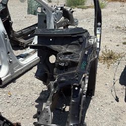 Parted Out 22-25 Honda Civic Apron With Post