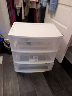 Plastic drawer