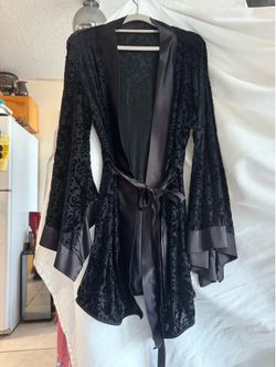 Frederick’s luxury black  robe lingerie, dress  coverup, kimono  M