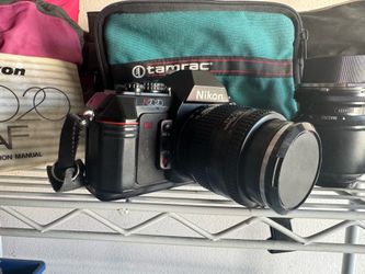 Nikon N2020 AF 35mm Film Camera Kit w/ 3 Lenses, Bag & Manual