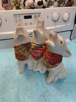 Howling dogs or are they begging for food