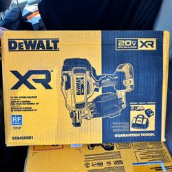 DEWALT DCN45RND1 20V MAX XR Cordless 15° Coil Roofing Nailer Kit NEW SEALED