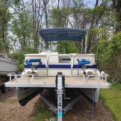 2002 Pontoon Boat