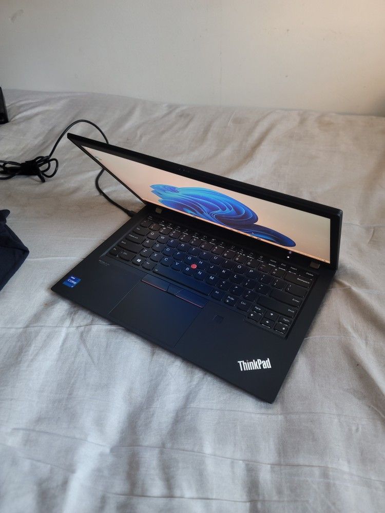 Lenovo: Core i7. Windows 11 V-24H2, Wi-Fi. MS-office. M.2 Drive, WebCam.