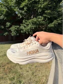 Women hoka size 9 bondi 9 beige
