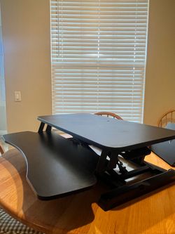 Standing desk
