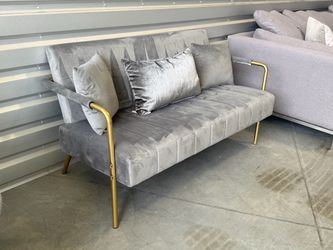Gray Velvet Loveseat Couch DELIVERY AVAILABLE 🚚