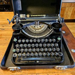 Professionally Serviced 1934 Underwood Champion Typewriter - Rare 6cpi