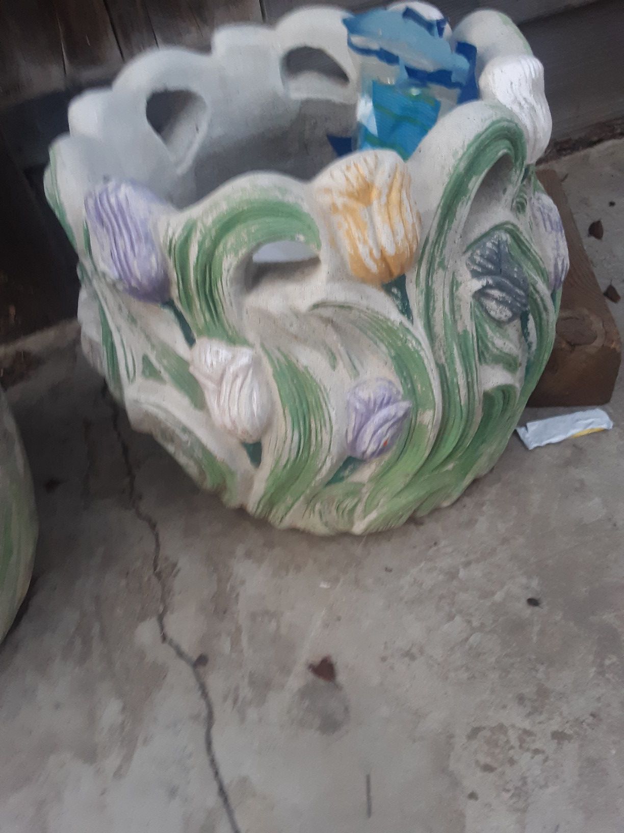 Big heavy flower pots....hecho en Mexico