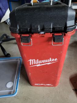 Milwaukee
M18 FUEL 18V Lithium-Ion Cordless Drain Cleaning Snake Auger w/ 5/16 in. Cable Drive Kit w/ 1/4 in x 50 ft. Cable