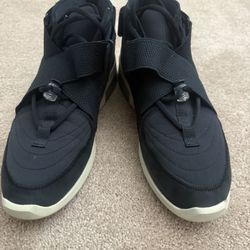 NIKE X FEAR OF GOD - 11.5 Used But In Good Condition W/ Box