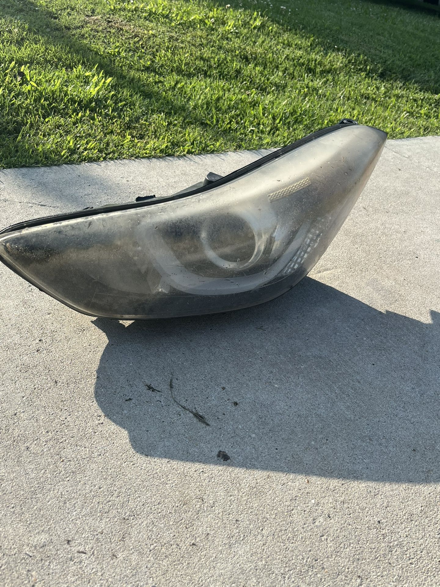 2014-2016 Hyundai Elantra Headlight