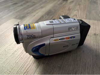 JVC SXM260 Digital Video Camcorder GR-SXM260U, VHS-C -  powers on .  Needs battery