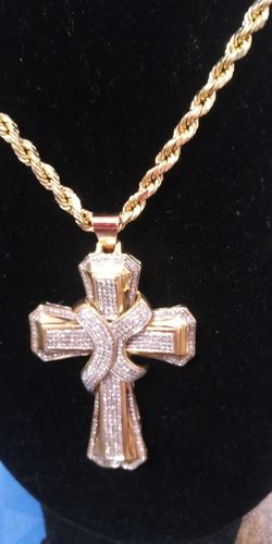 10K Gold Rope Chain 22 in. long w/Cross Pendant set with 1\2 ct. Diamonds