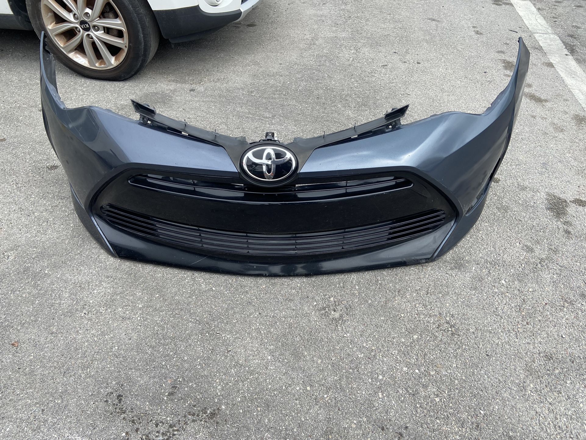 17-19 Toyota Corolla XLE Front Bumper Cover Complete