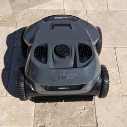 AIPER Cordless Robotic Pool Cleaner. 