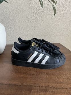 Adidas Superstar Black Size 1y