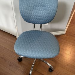 Office chair without arms