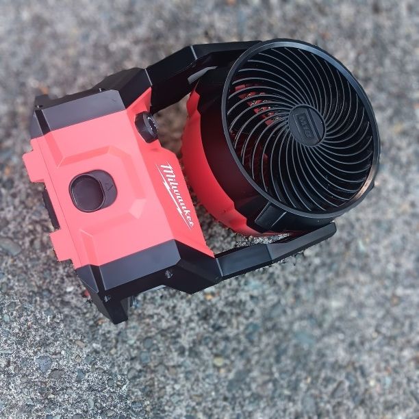 Milwaukee M18 Fuel Packout Fan Almost New Condition. For Pick Up Fremont Seattle. No Low Ball Offers Please. No Trades. Yes It's Available.