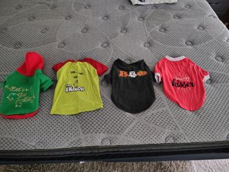 Pet shirts/clothes sz small