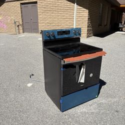Brand New Whirlpool Electric Stove