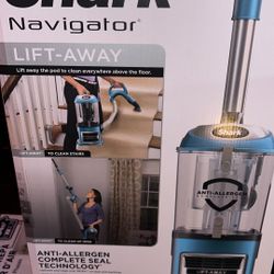 Shark Vacuum Navigator Lift away 