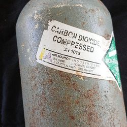 CO2 Tank W/ Connecting Hose