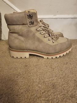 Women's Boots Size 8
