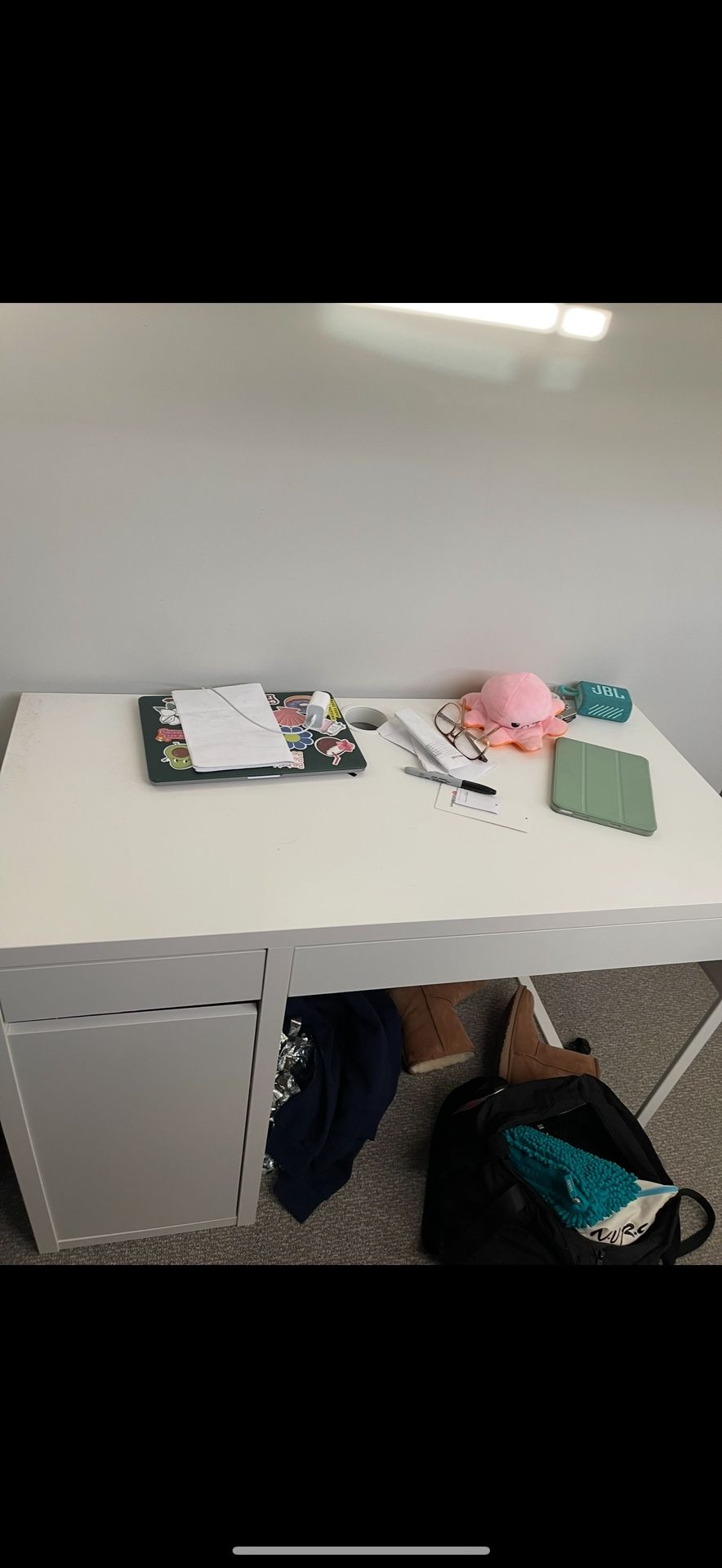 IKEA MICKE Desk