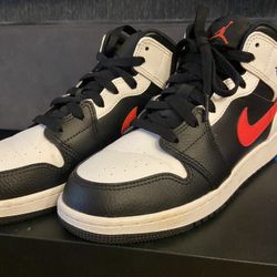 Air Jordan 1 Mid
