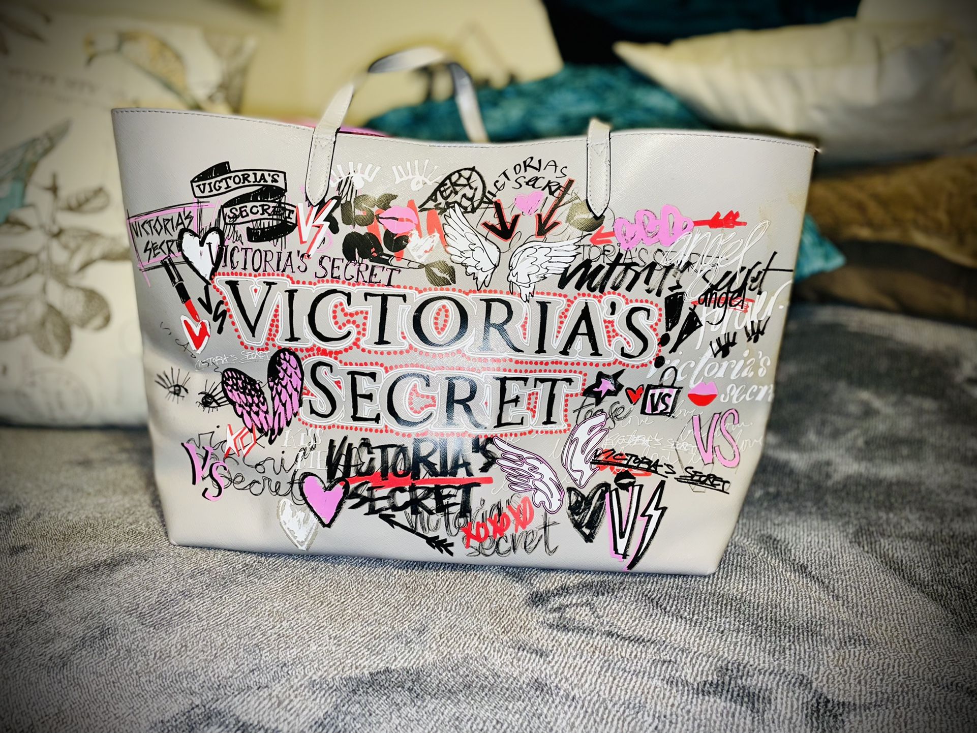 Victoria Secret 2018 Limited Edition Gray Graffiti Tote