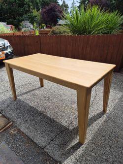 Large Light Birch Wood Dining Table-Excellent/Like New Condition!