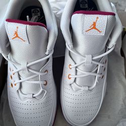 Nike Air Jordan Max Aura 5 Men's Size 10.5 White/Cardinal Red/Orange DZ4353-160