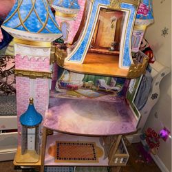 Disney Girls Doll House Castle